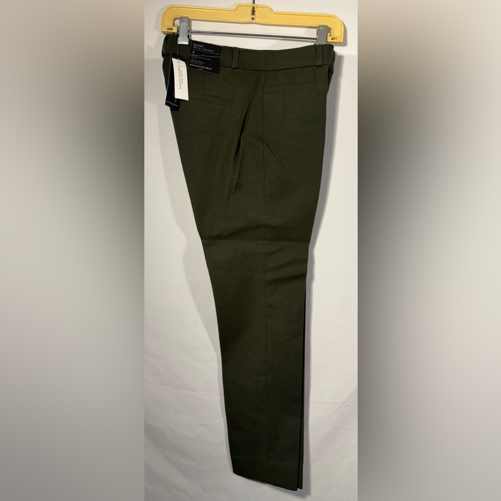 NWT - Hunter green pants